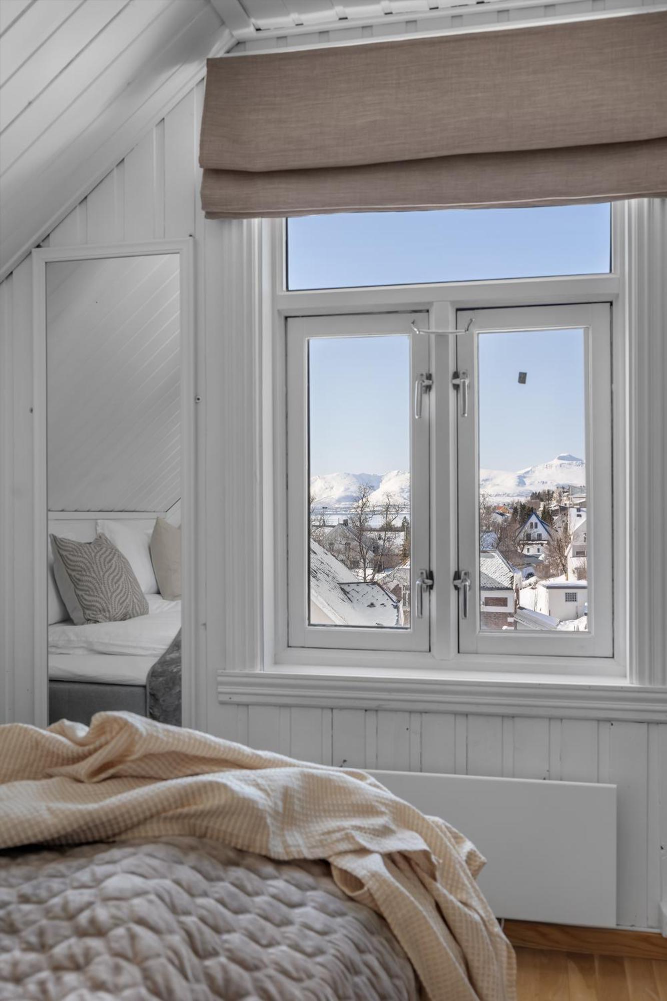 Cozy Central Loft Apartment With Amazing View Tromsø Esterno foto