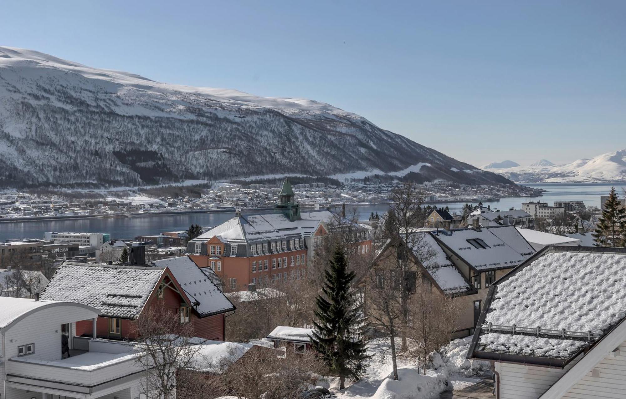 Cozy Central Loft Apartment With Amazing View Tromsø Esterno foto