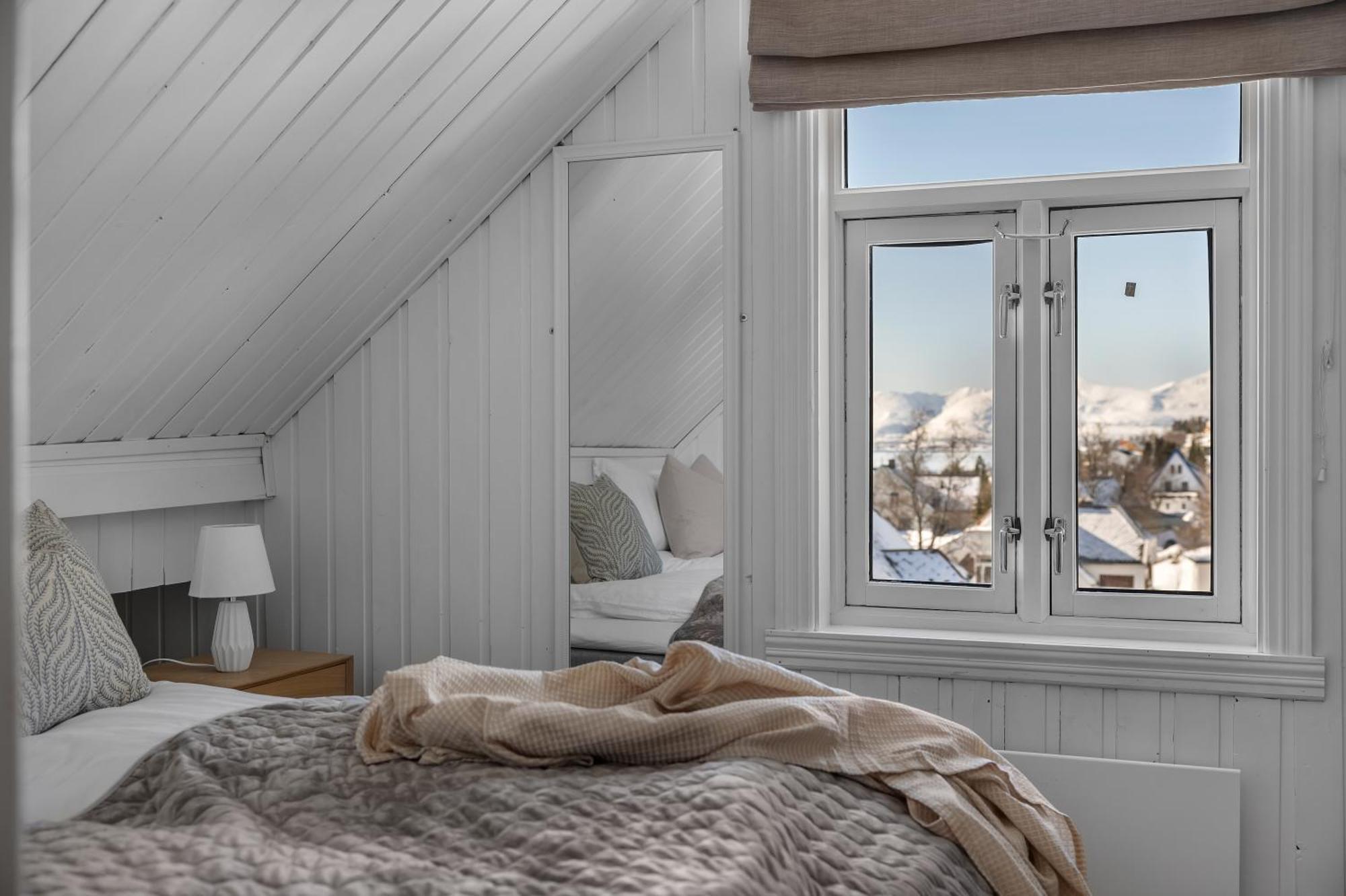 Cozy Central Loft Apartment With Amazing View Tromsø Esterno foto