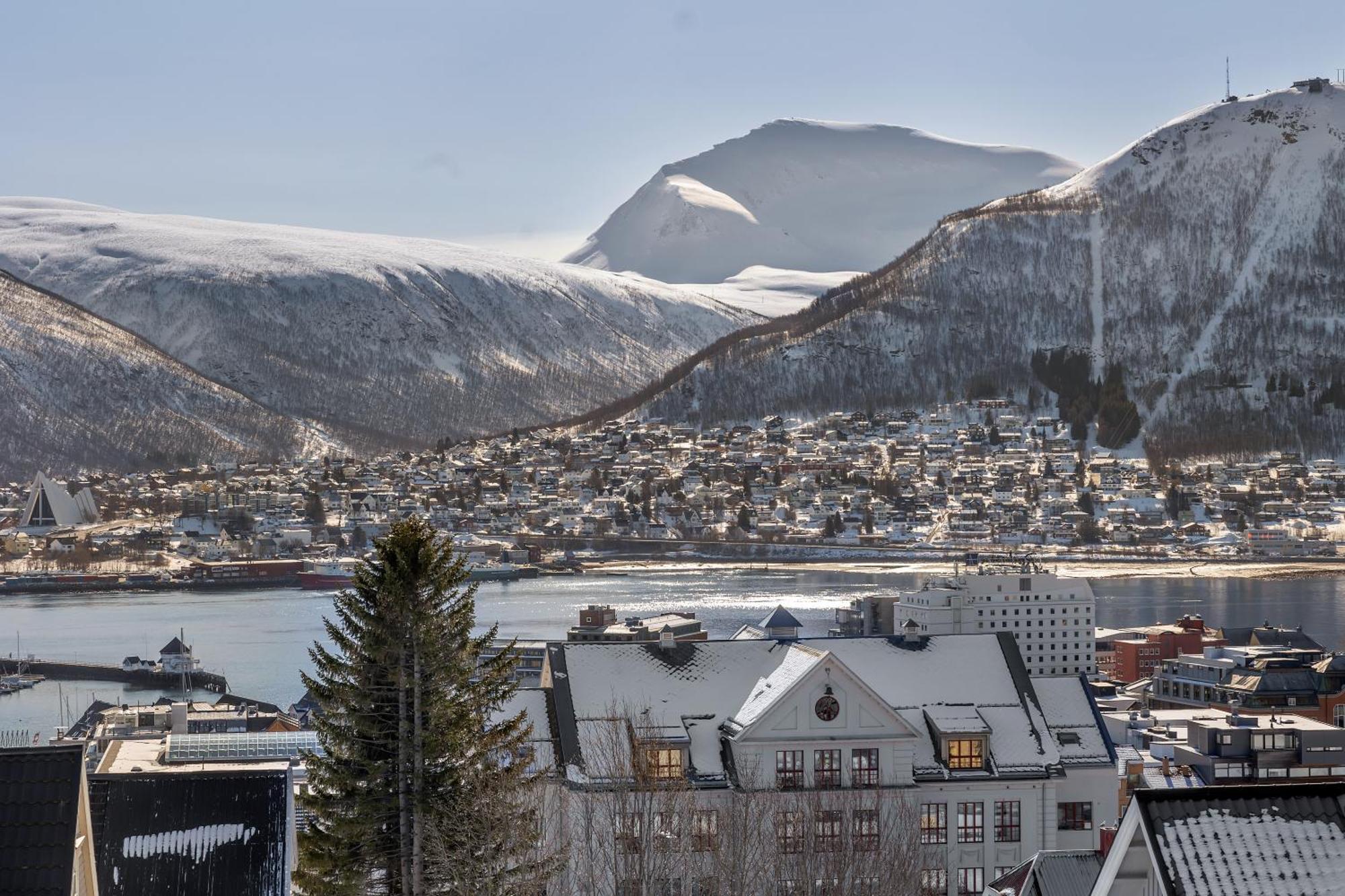 Cozy Central Loft Apartment With Amazing View Tromsø Esterno foto