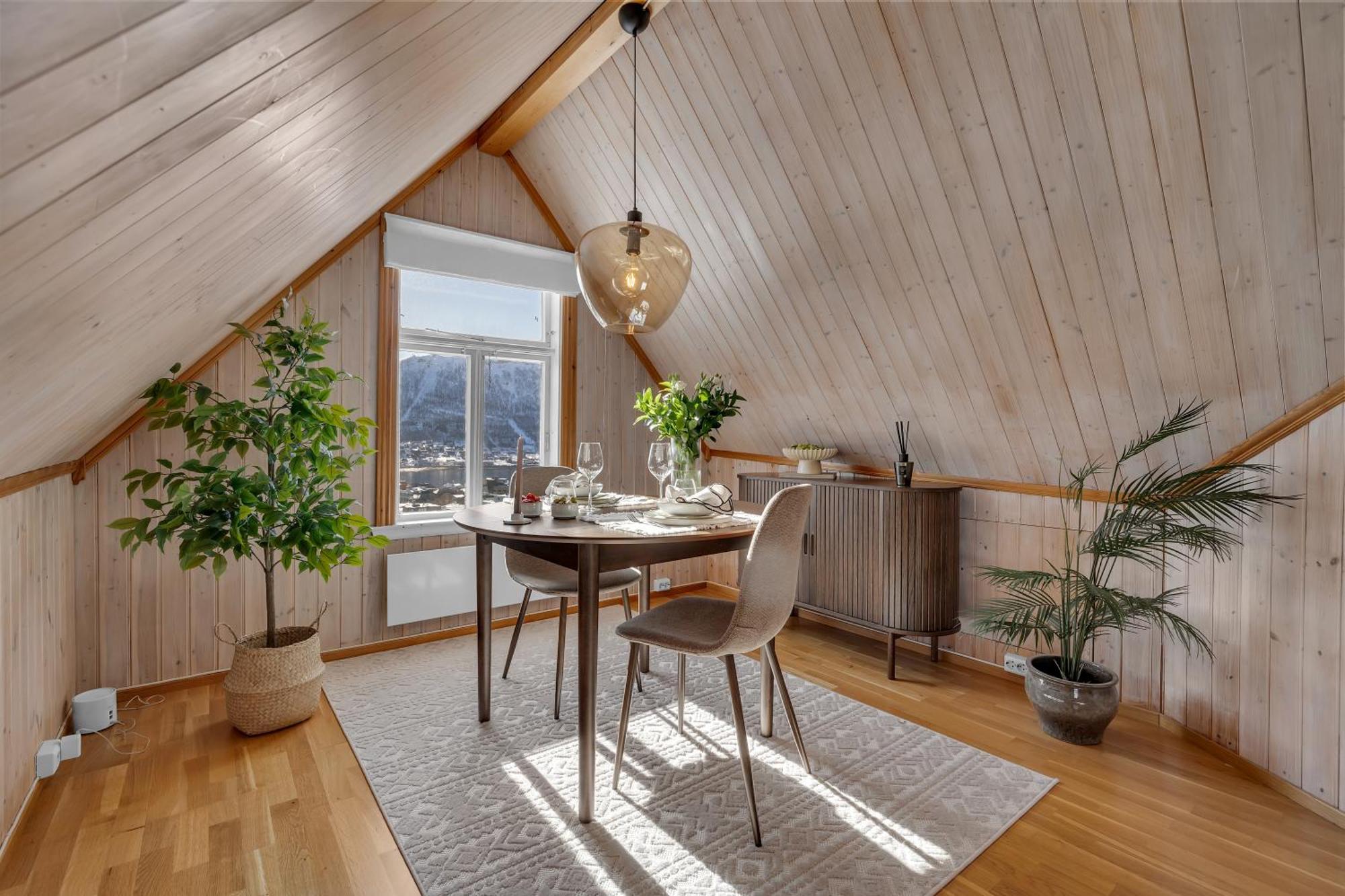 Cozy Central Loft Apartment With Amazing View Tromsø Esterno foto