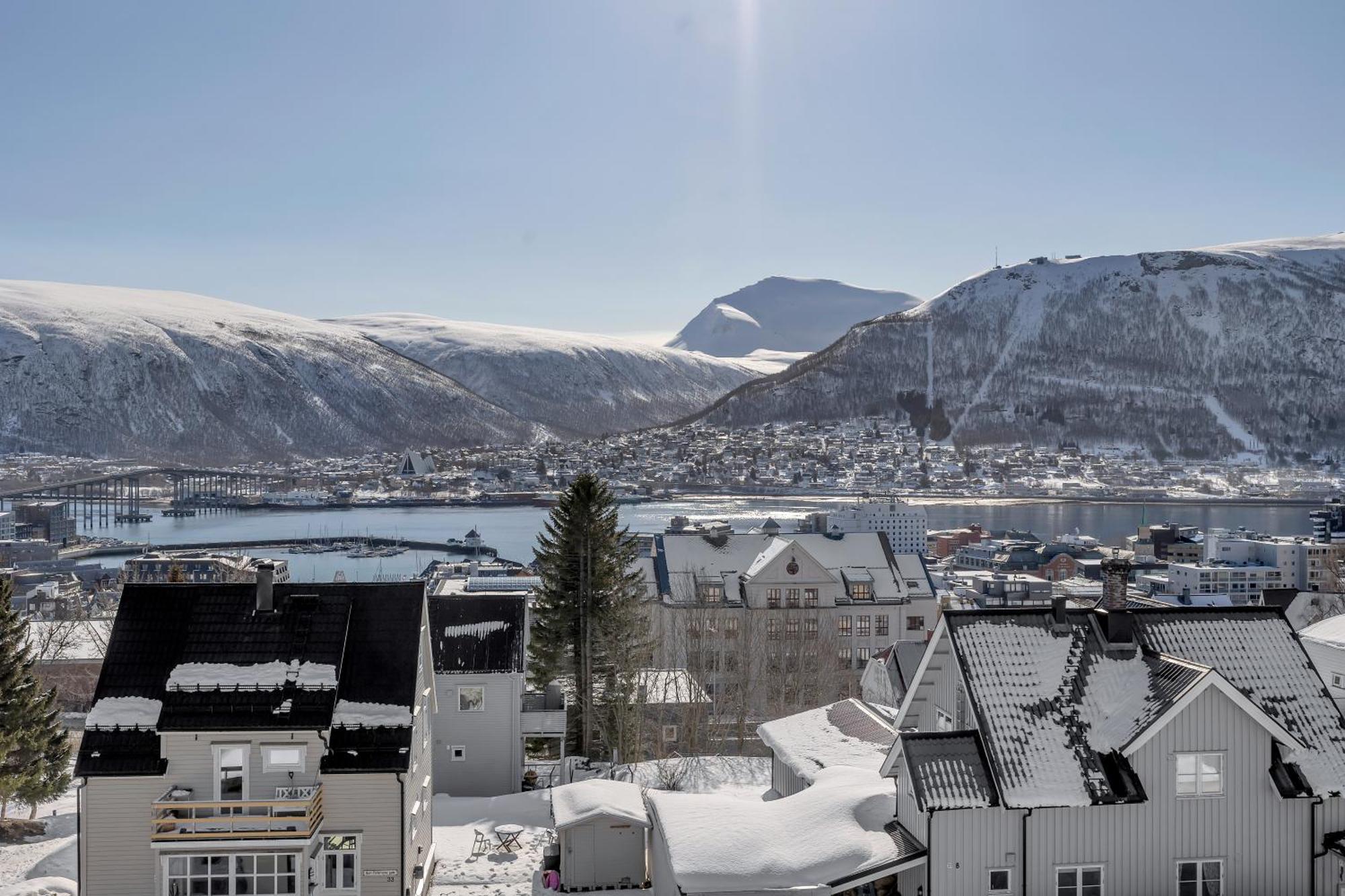 Cozy Central Loft Apartment With Amazing View Tromsø Esterno foto