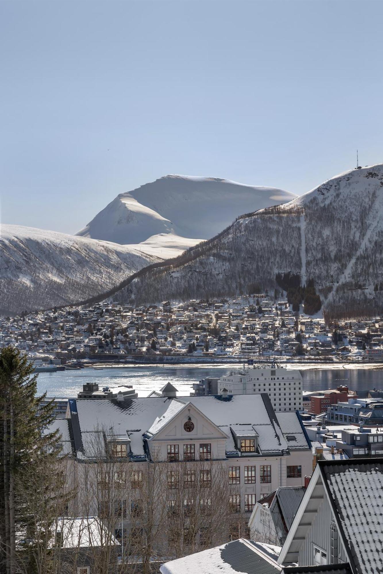 Cozy Central Loft Apartment With Amazing View Tromsø Esterno foto