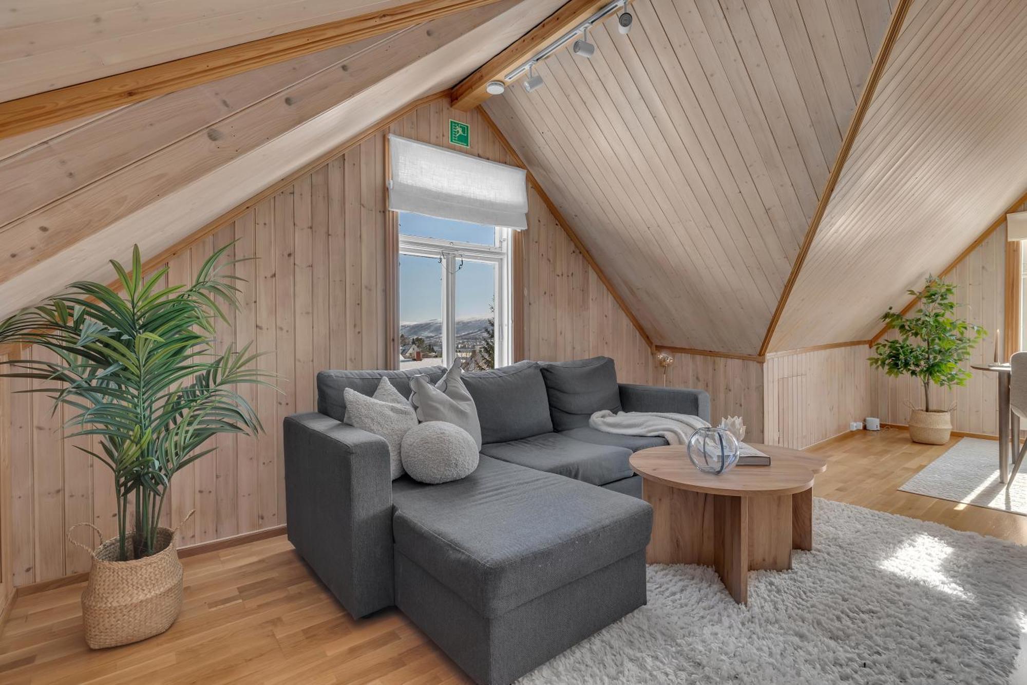 Cozy Central Loft Apartment With Amazing View Tromsø Esterno foto